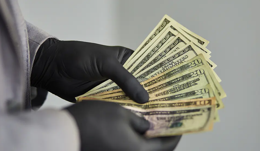 Estafar Fueron estafados, acudieron a la «Reserva Federal Cripto» y los ...